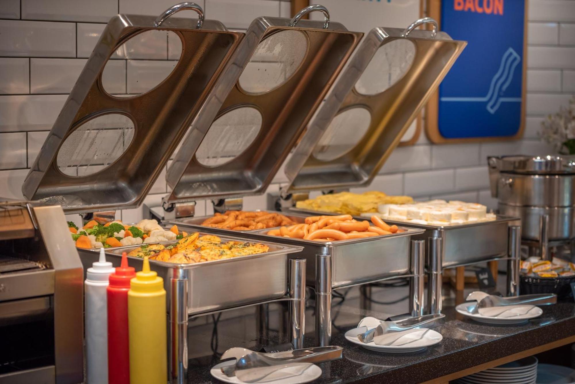 Holiday Inn Express - Yerevan By Ihg Εξωτερικό φωτογραφία