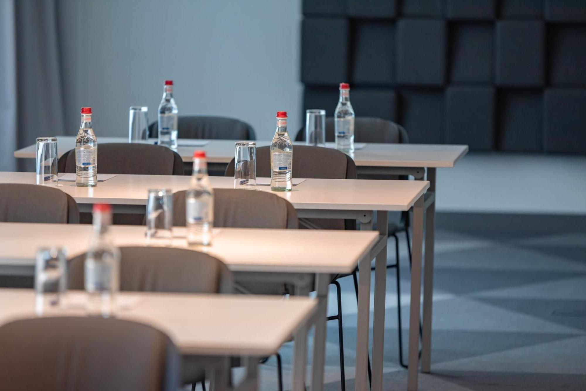 Holiday Inn Express - Yerevan By Ihg Εξωτερικό φωτογραφία
